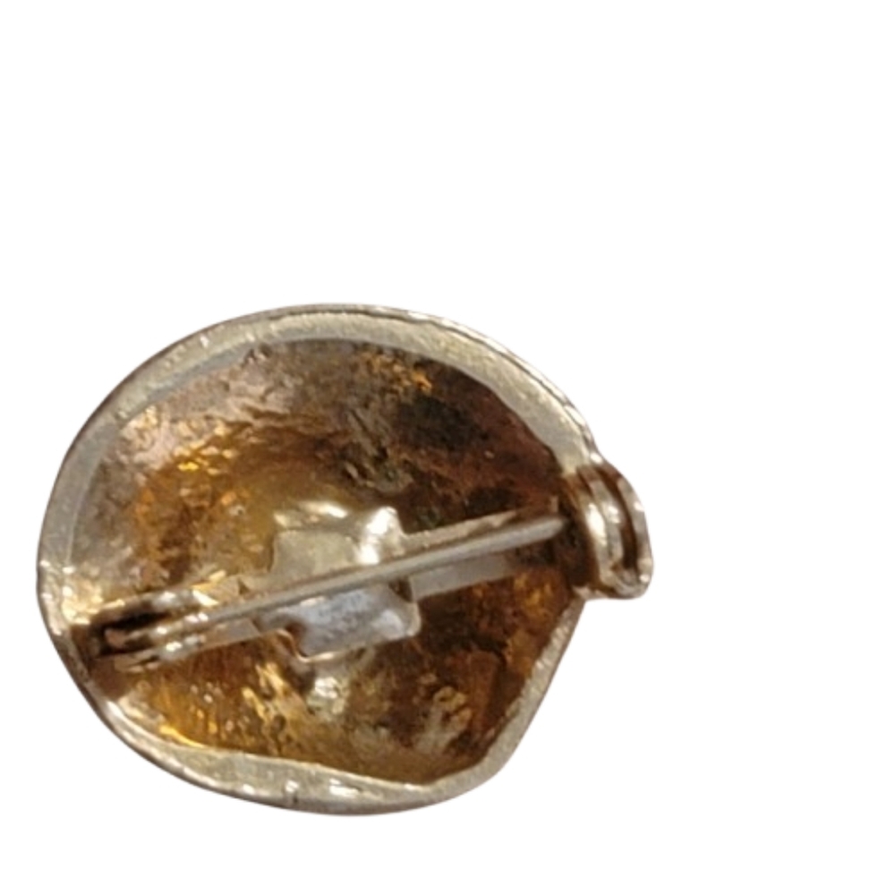 Gold Shell Small Brooch Pin - Picture 3 of 4